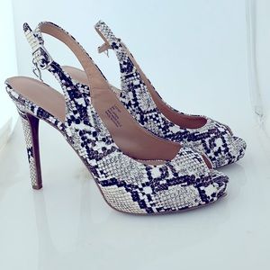 Faux snake skin b/w sling back peep toe 4.5 heels